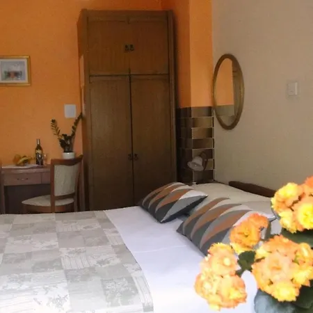 Homestay Vera- With Airconditioning And Free Parking *