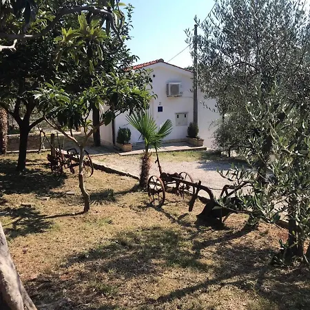 Homestay Vera- With Airconditioning And Free Parking *