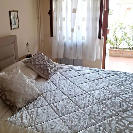 Vera- With Airconditioning And Free Parking Homestay